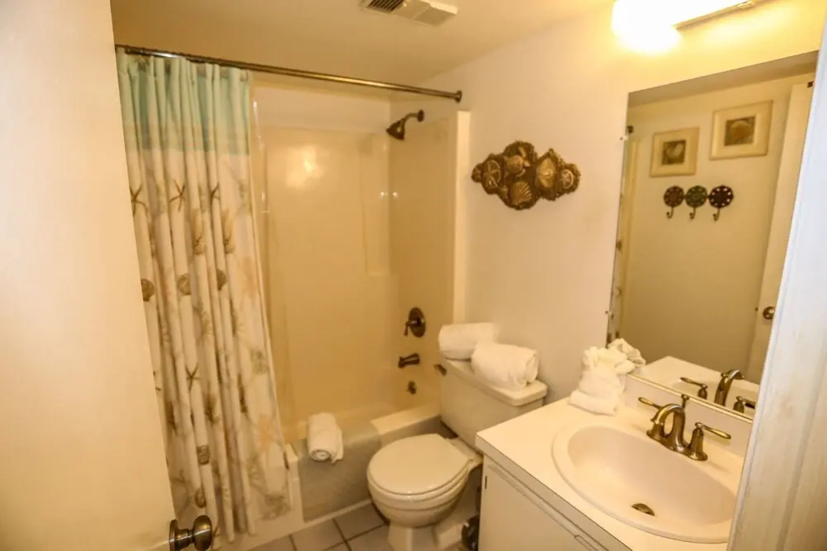 Estero Yacht & Racquet 322