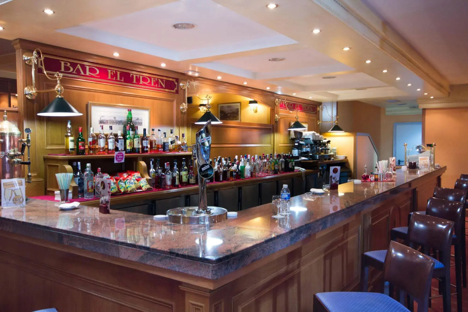 Отель Las Palmeras Affiliated by FERGUS 