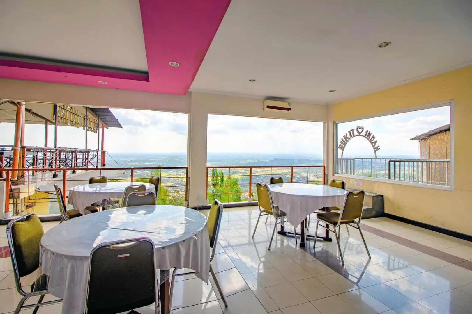 OYO 1159 Bukit Indah Hotel and Restaurant