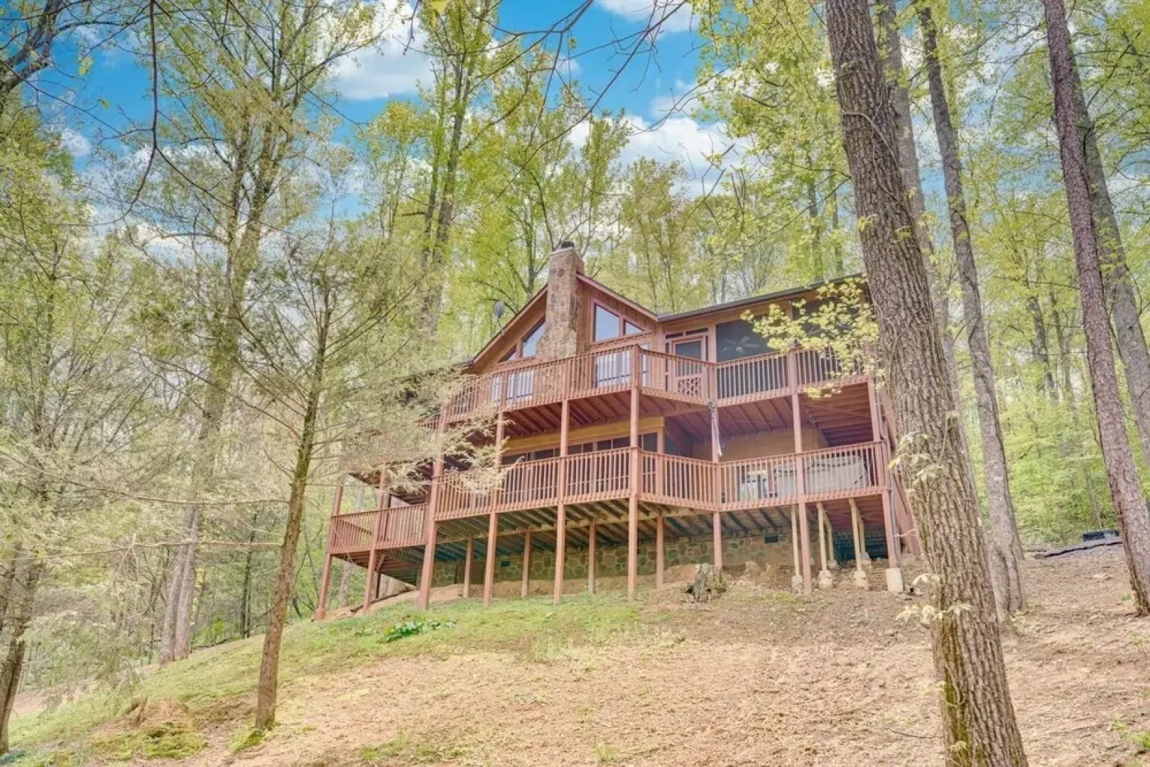 Sage Grass Retreat Wears Valley Cabin w Hot Tub Game Room Wraparound Deck