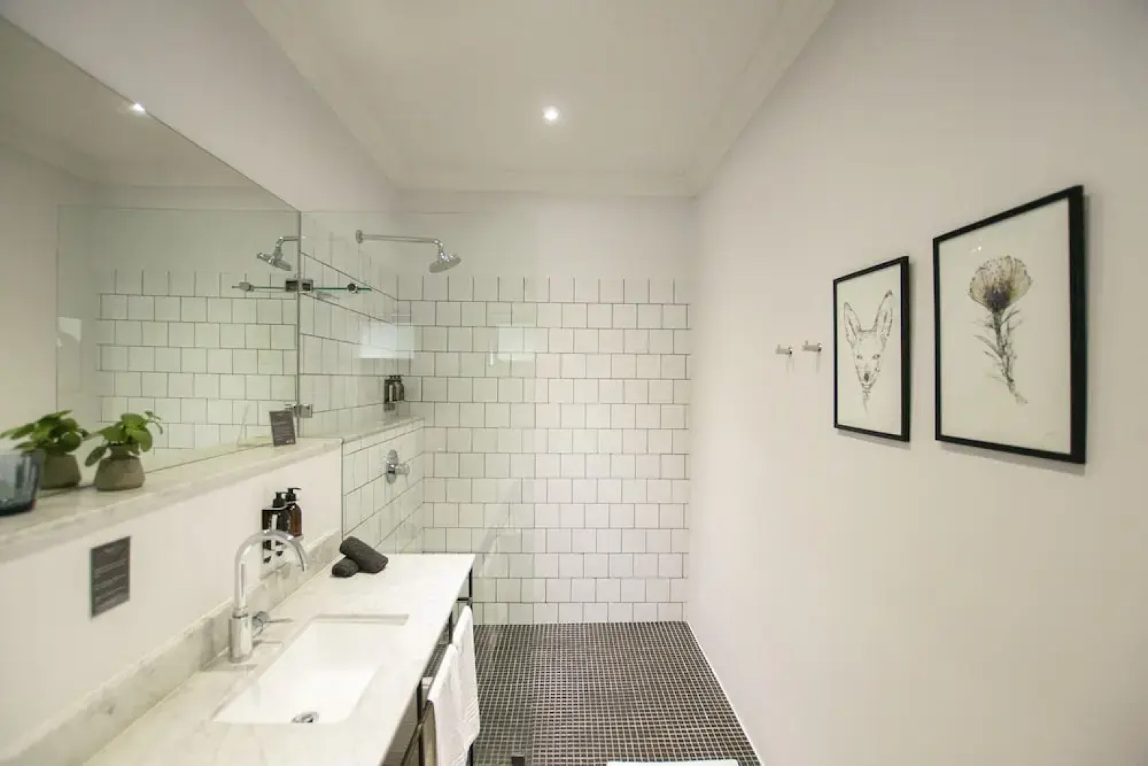 Twice Central Guesthouse