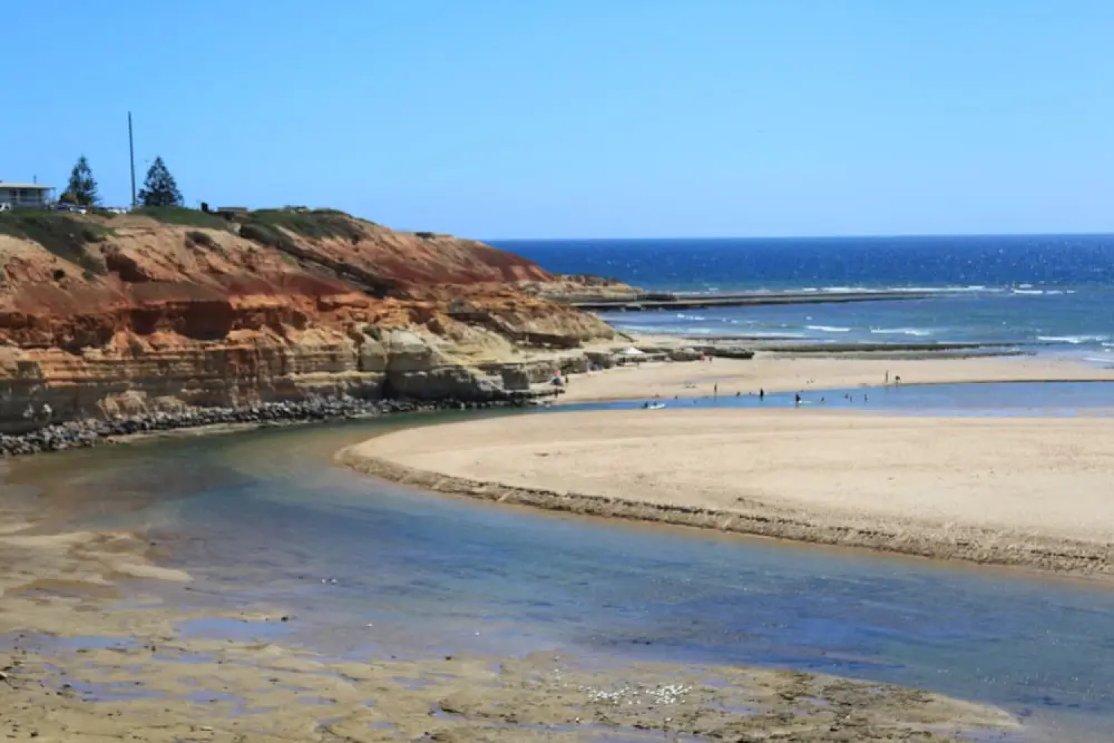 Elandra Holiday Home