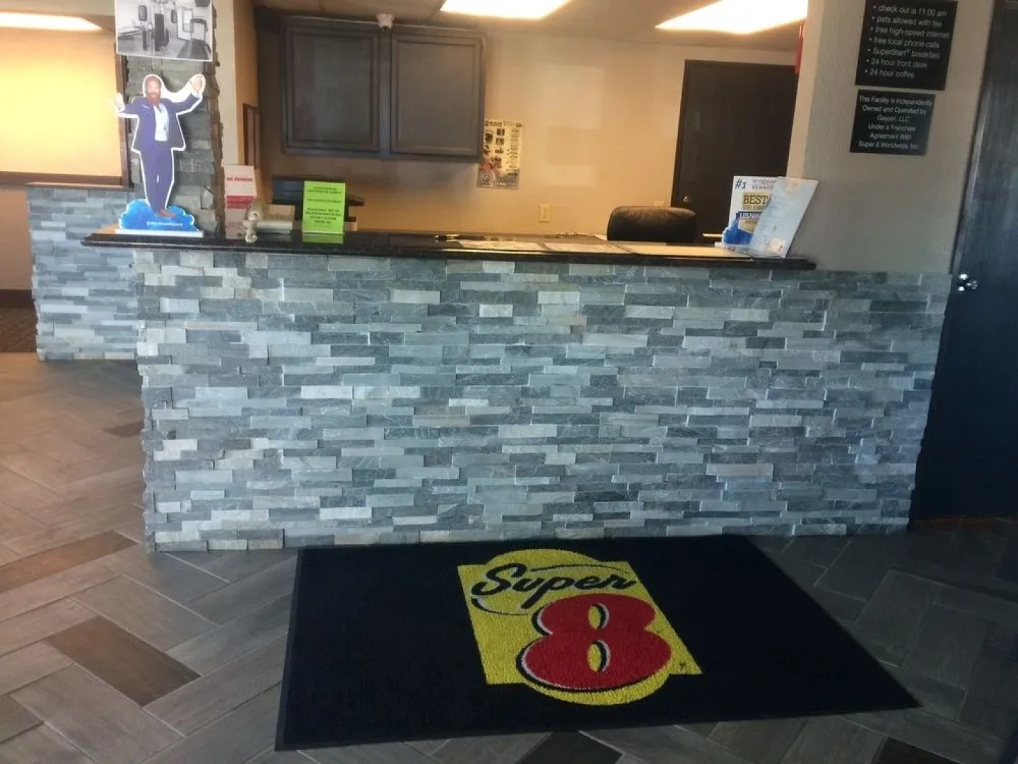 Super 8 Motel - Fort Madison