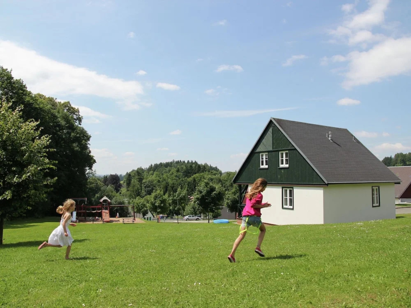 Detached Holiday Home With Veranda Near Cerny Dul