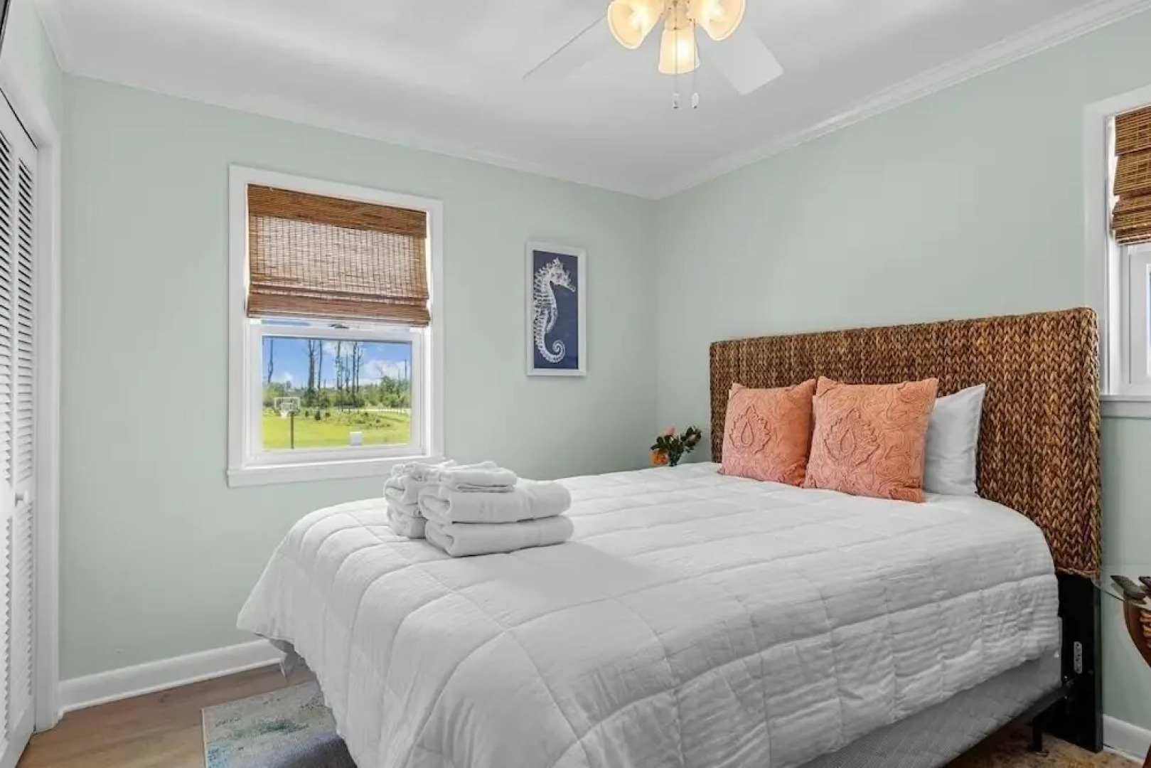 Sunrise Sound Cottage 3 Bedroom Home by RedAwning