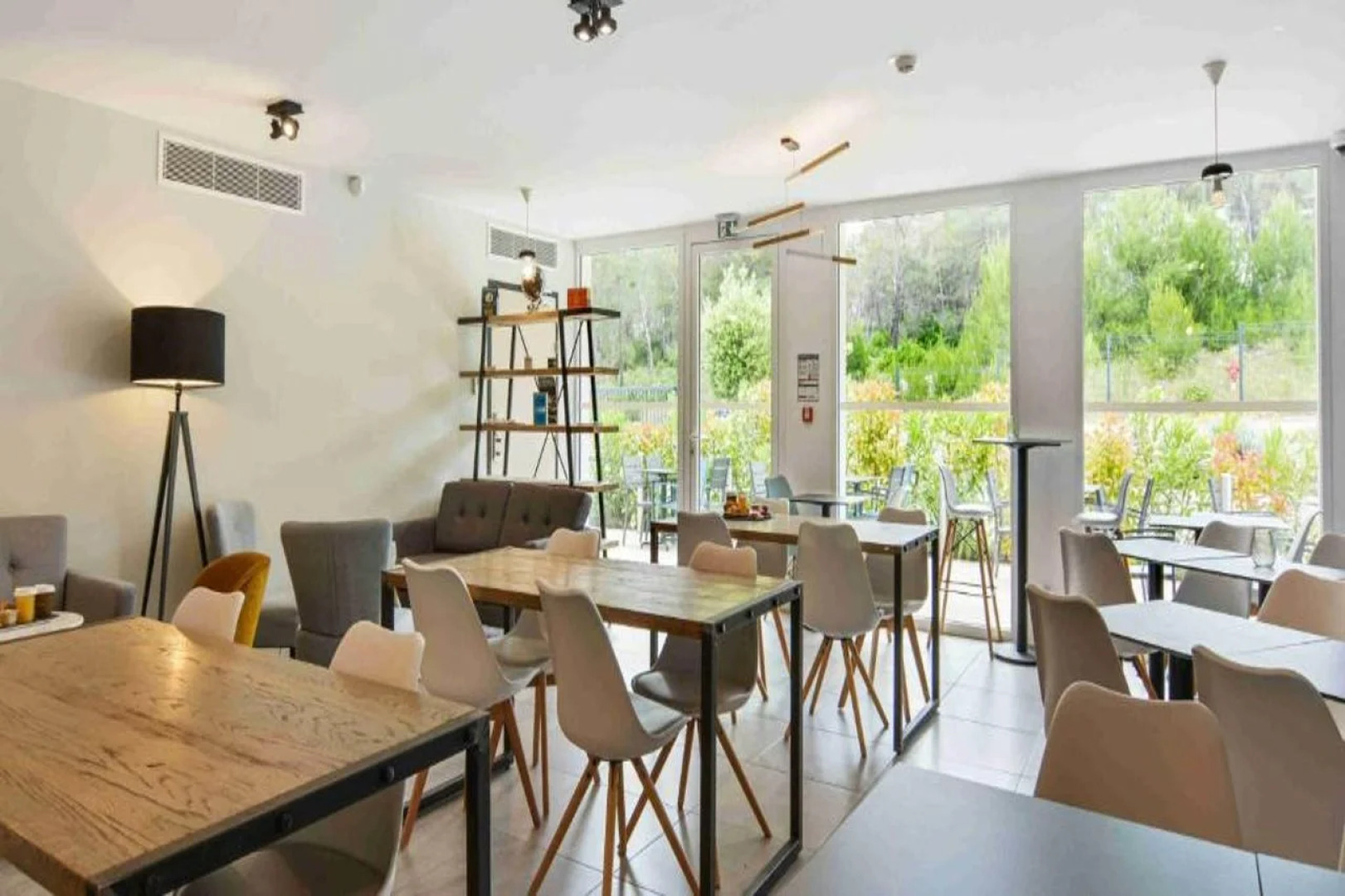 Appart'hôtel Kyriad Résidence Cabriès - Plan de Campagne