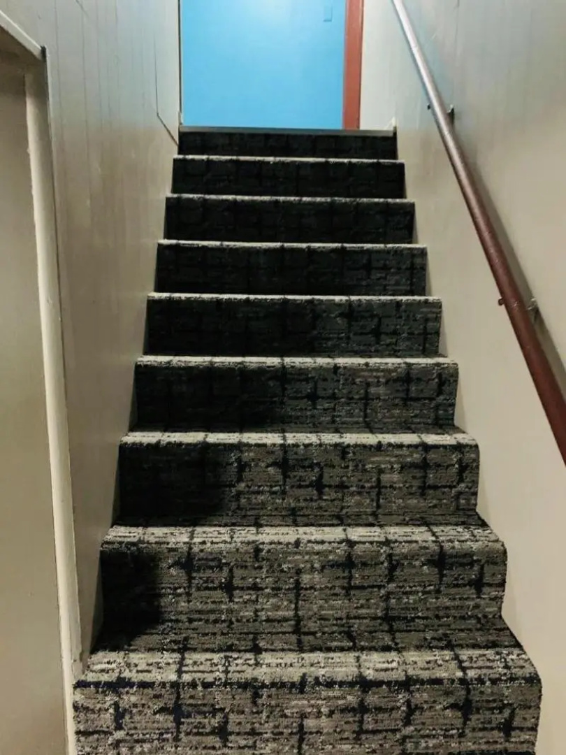 Hometowne Inn & Suites