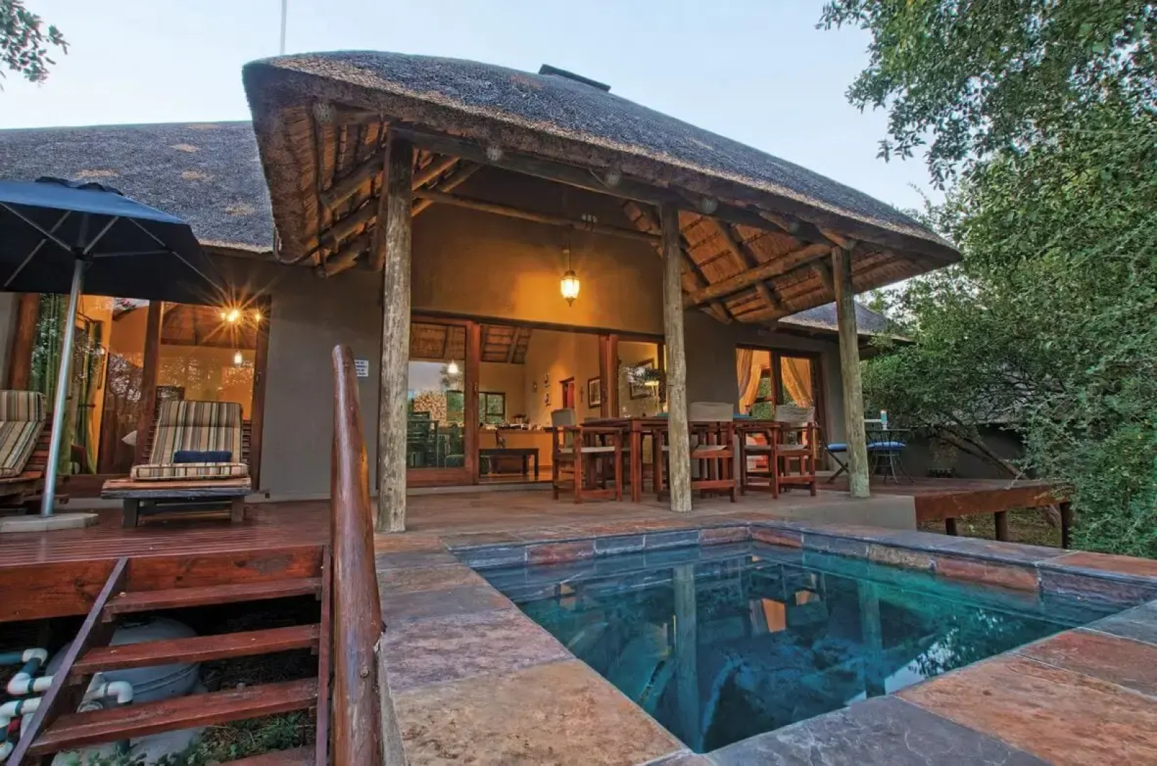 Raptor Retreat Game Lodge