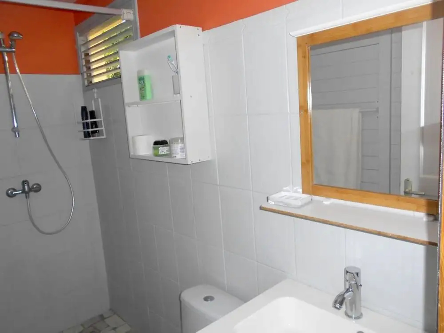 House With 2 Bedrooms in Deshaies, With Enclosed Garden and Wifi - 400