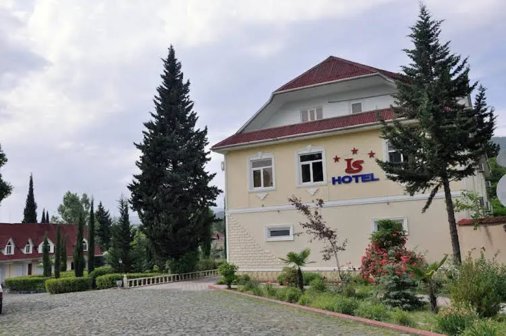 Is Hotel