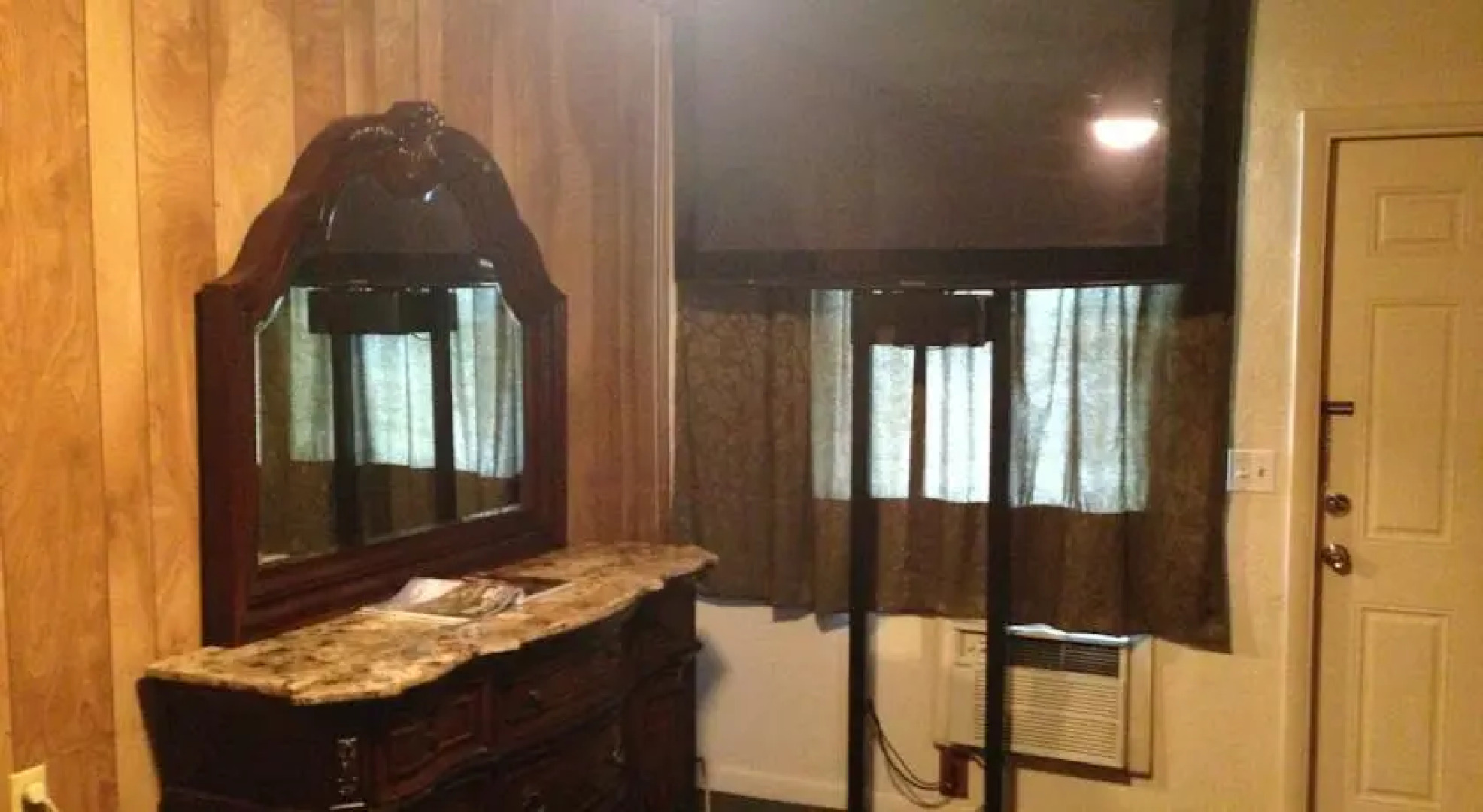 New England Motor Lodge