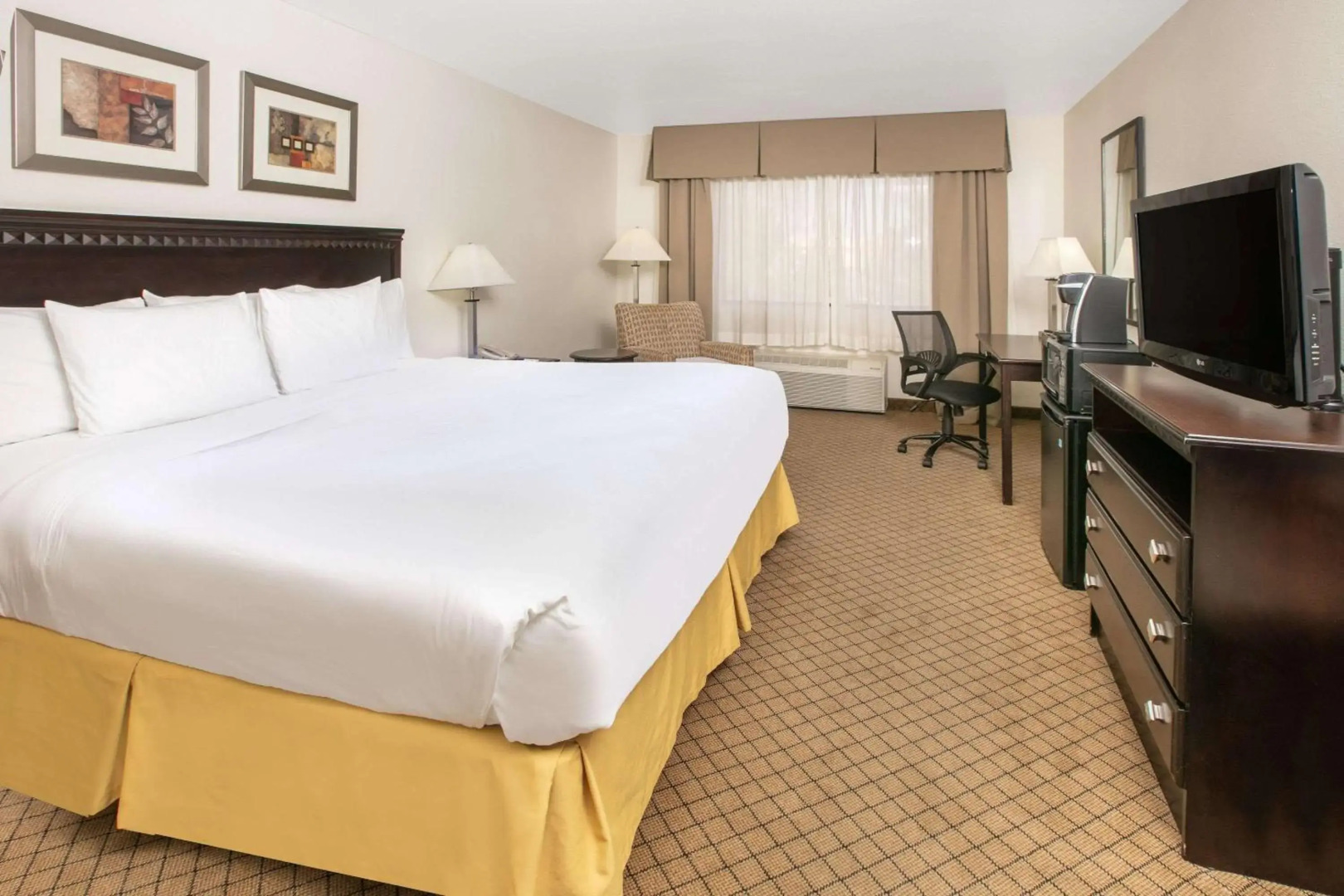Holiday Inn Express & Suites Roswell