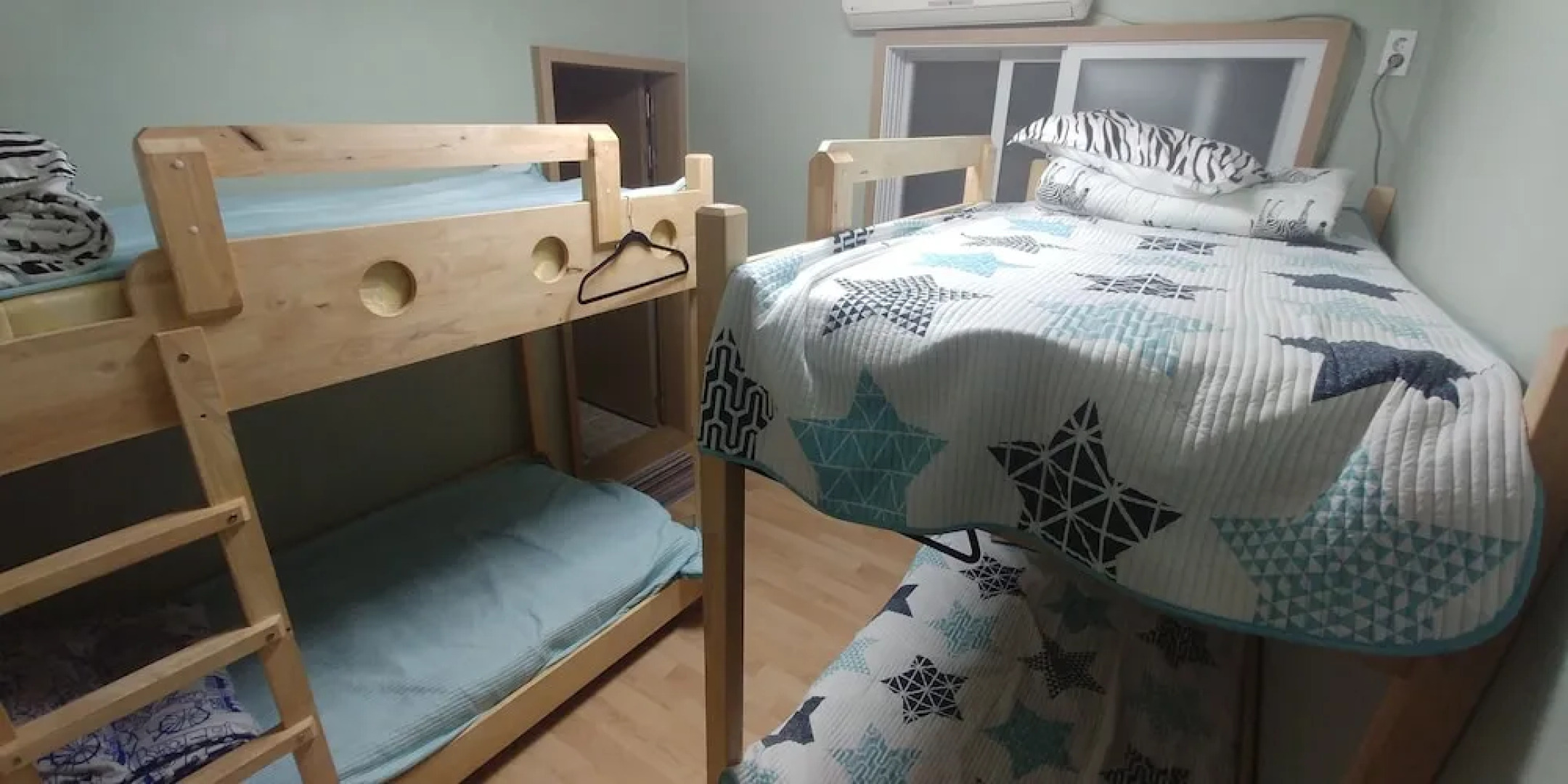 Ninano Guesthouse - Hostel