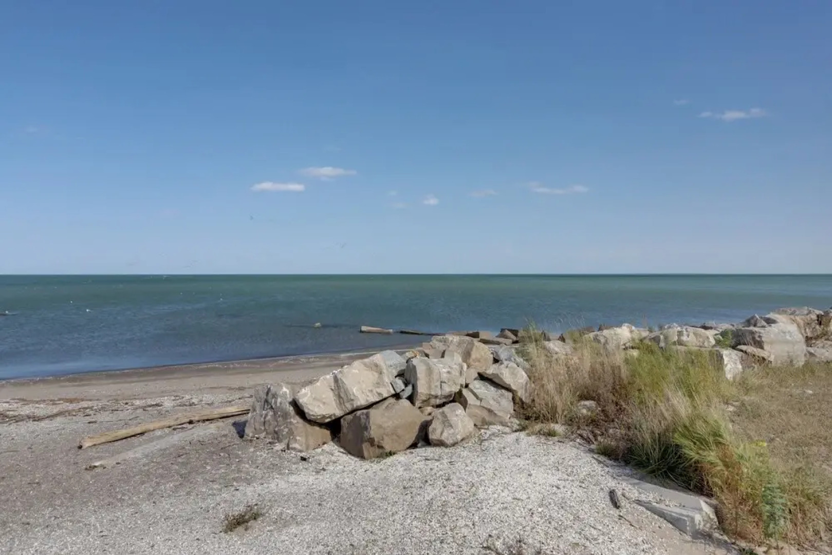 Pet-friendly Oak Harbor Condo: Walk to Lake!