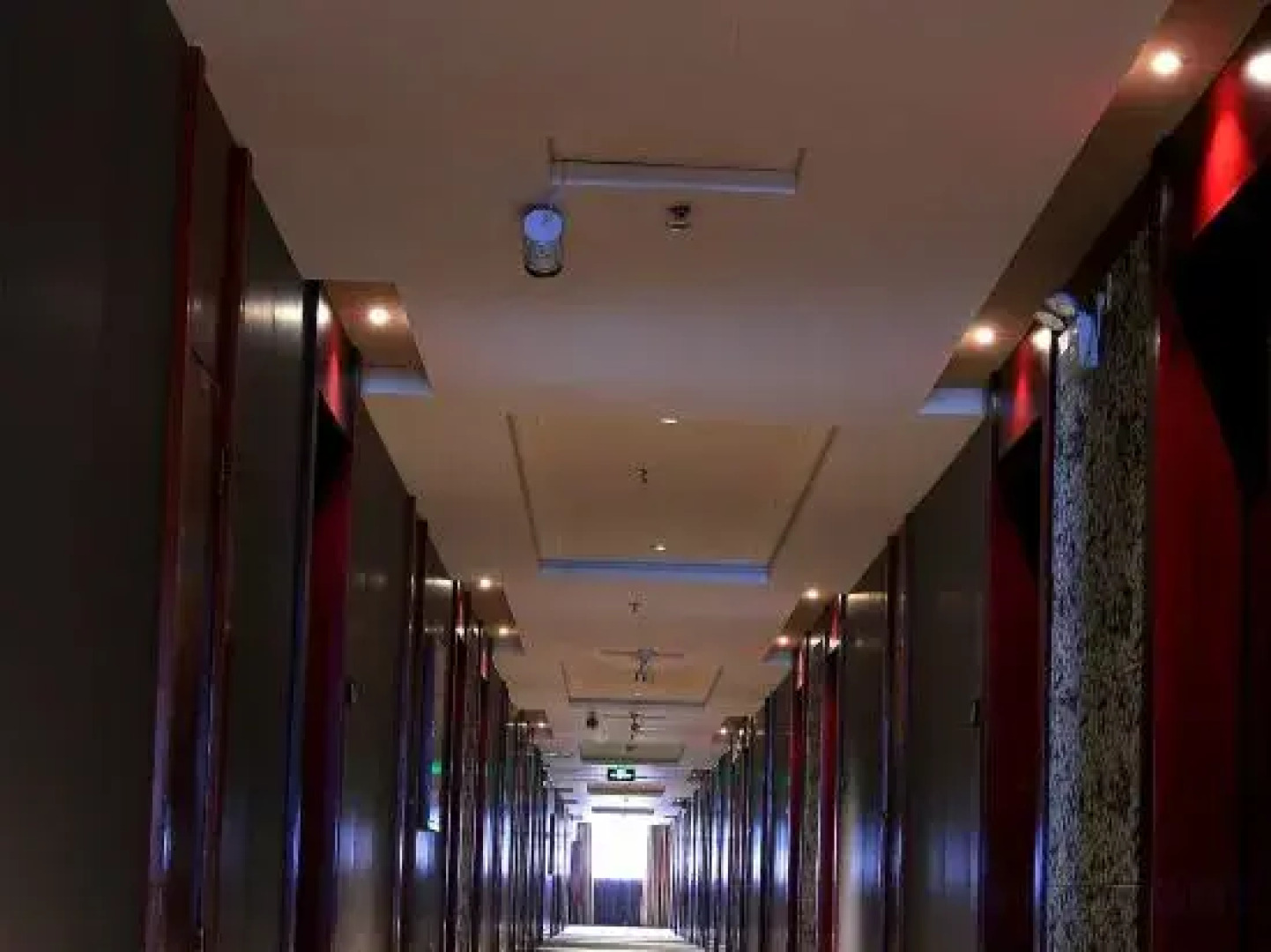 Yijia San Jiang Hotel