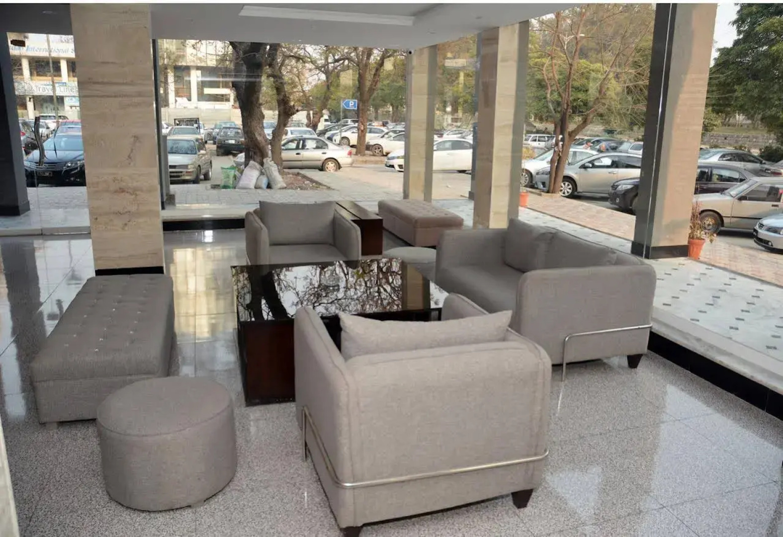 Hotel Redison Blue Area