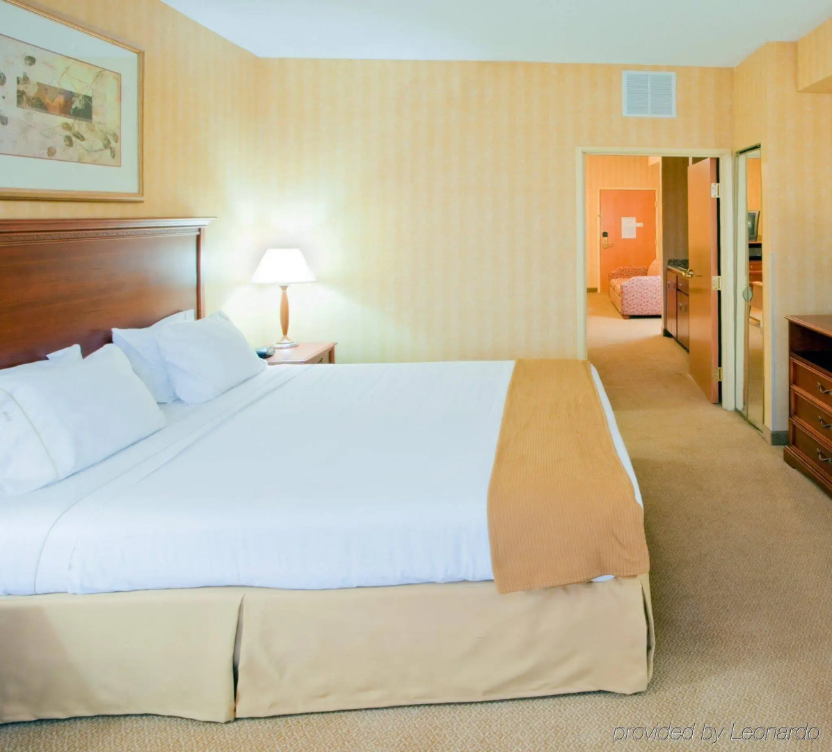 Holiday Inn Express Hotel & Suites Woodbridge by IHG