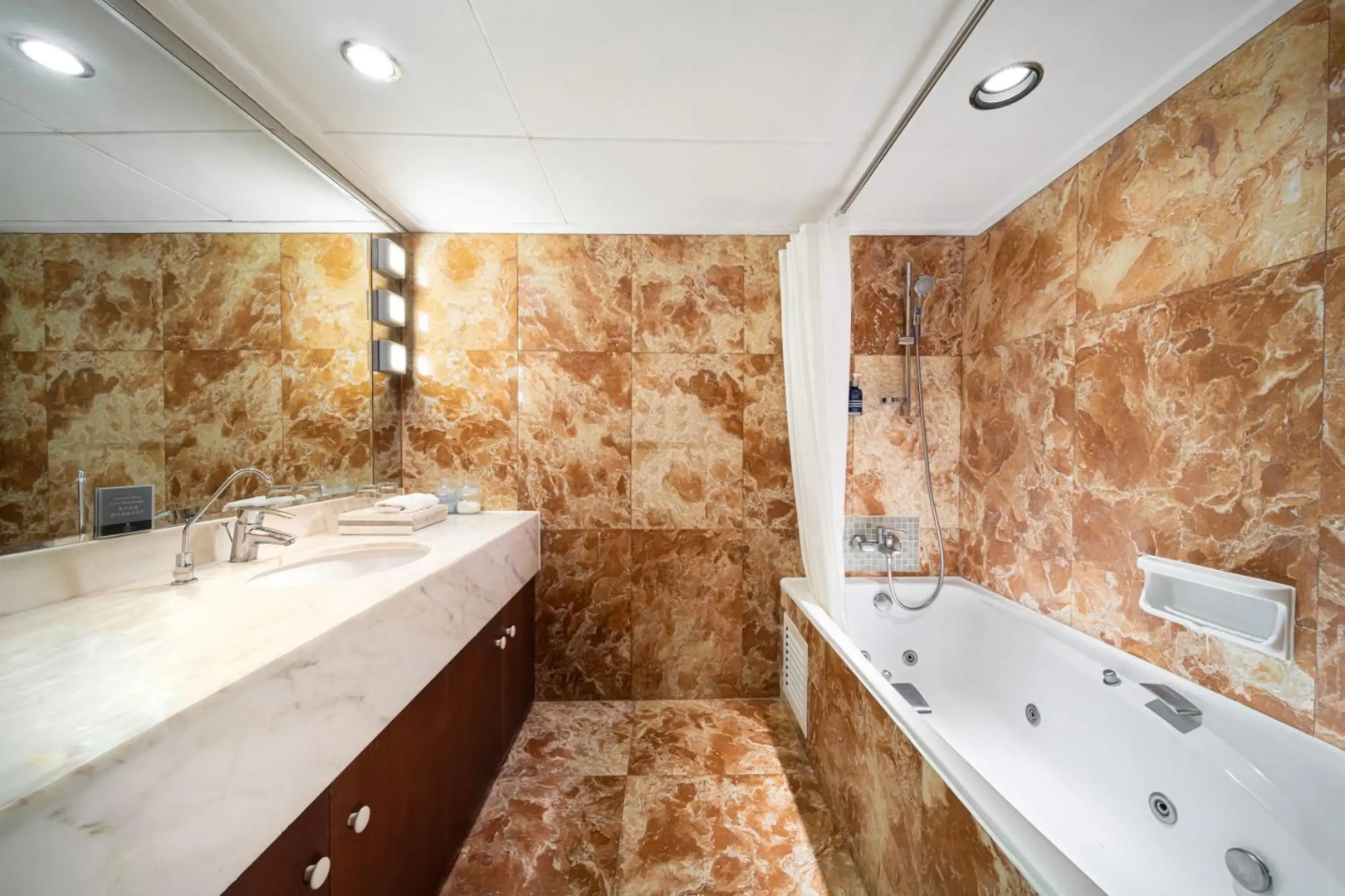 Regal Riverside Hotel