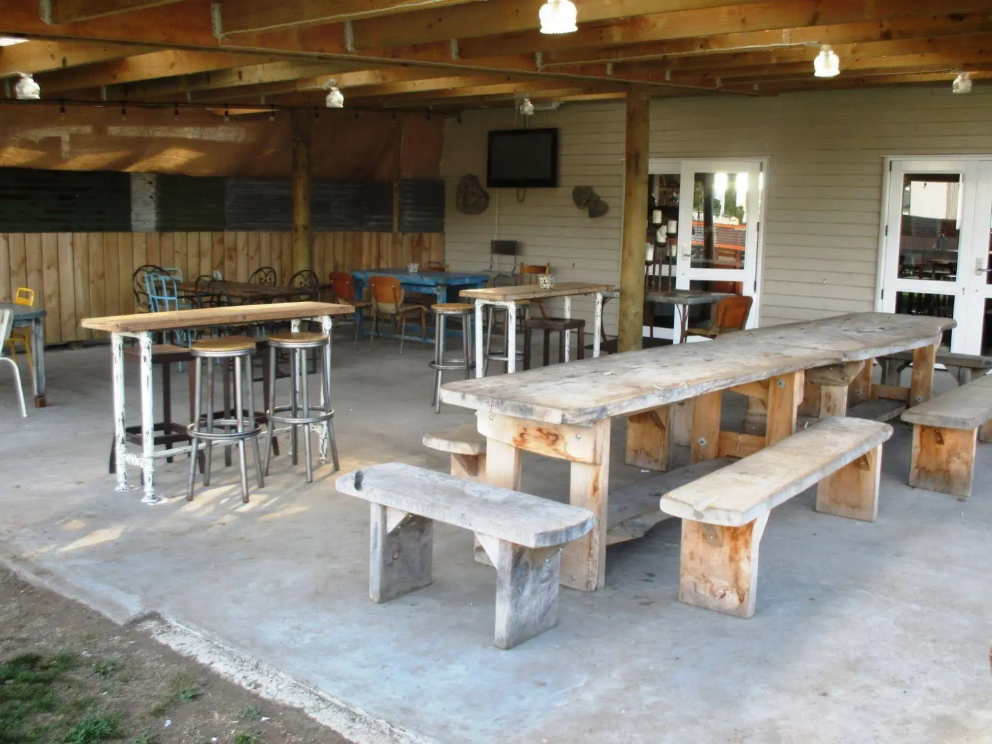 Fat Owl Motel, Bar & Eatery