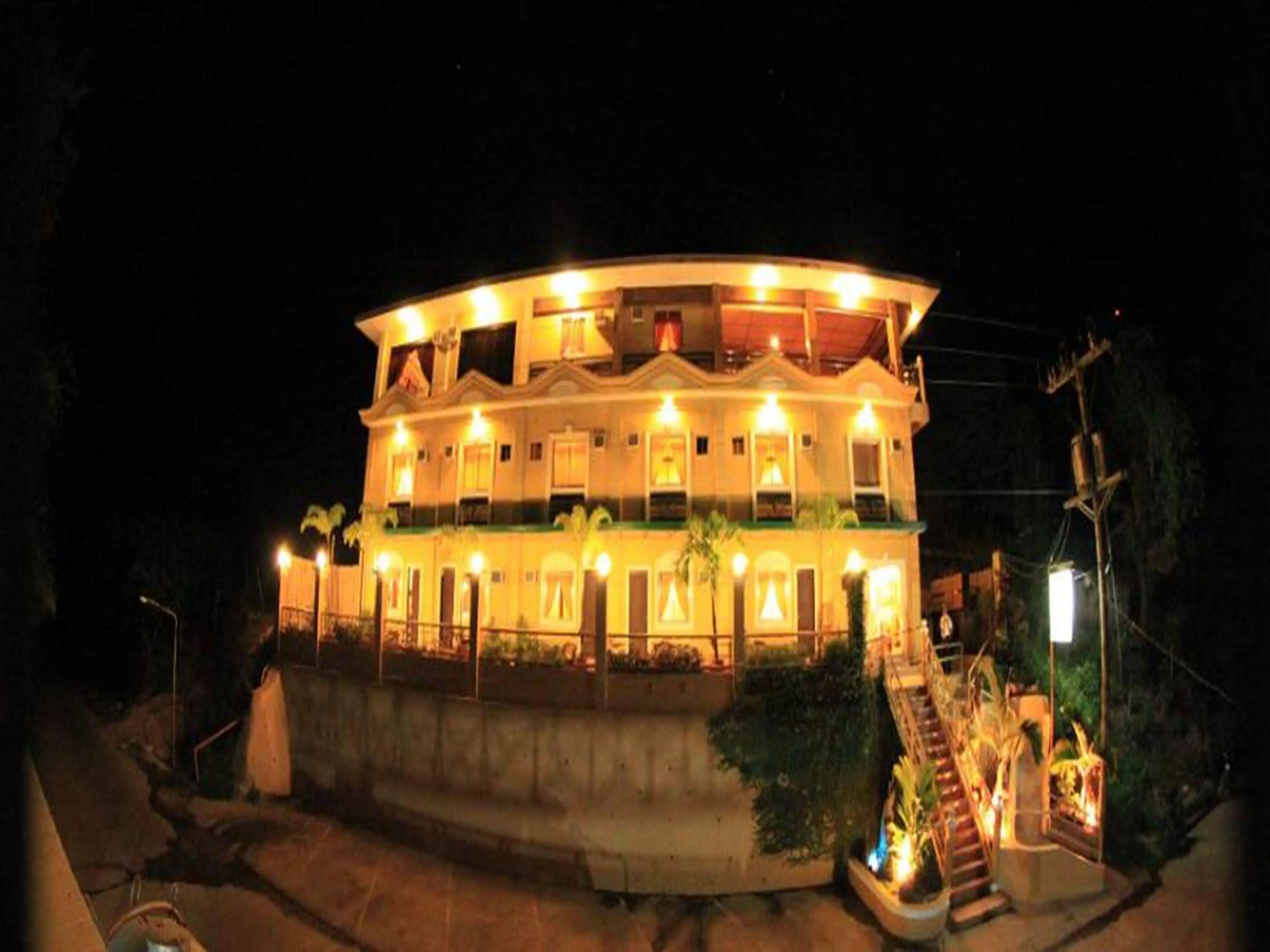 Mount Tapyas Hotel