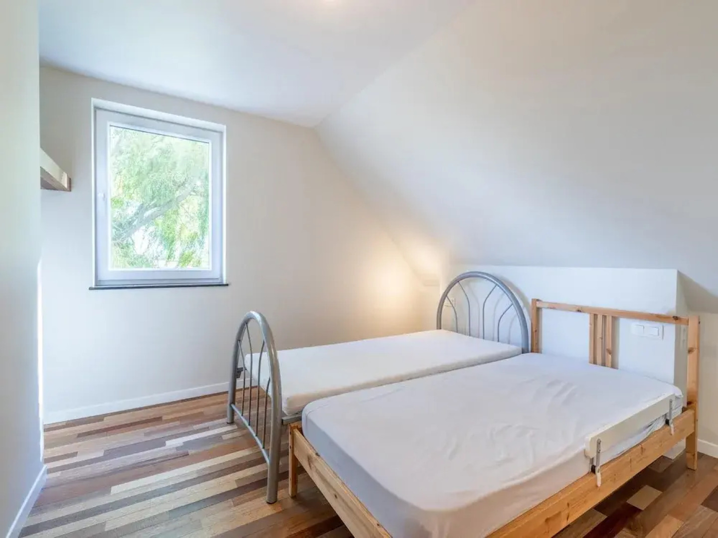 Peaceful Villa With Pond