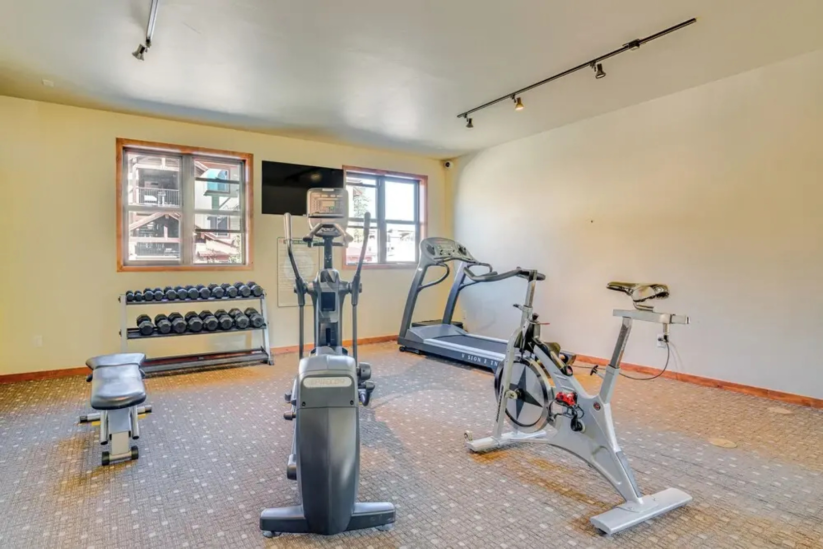 Downtown WP Condo w/ Pool: Steps to Concert Venue!