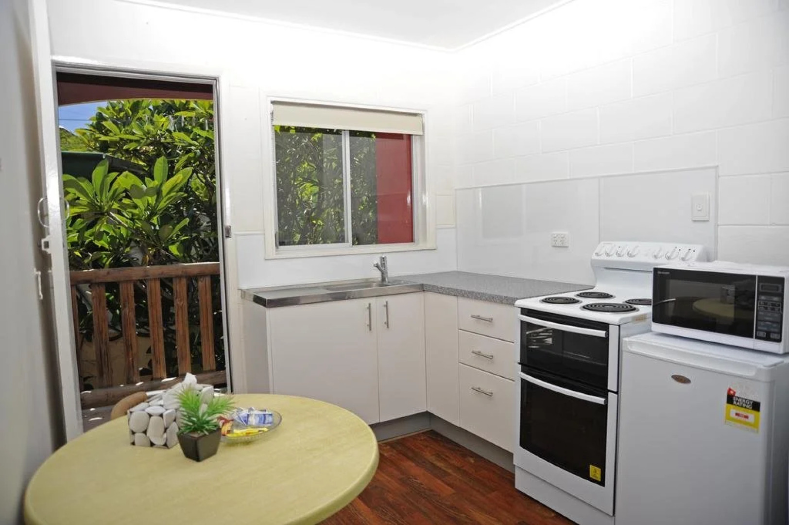 Colonial Court Holiday Apartments