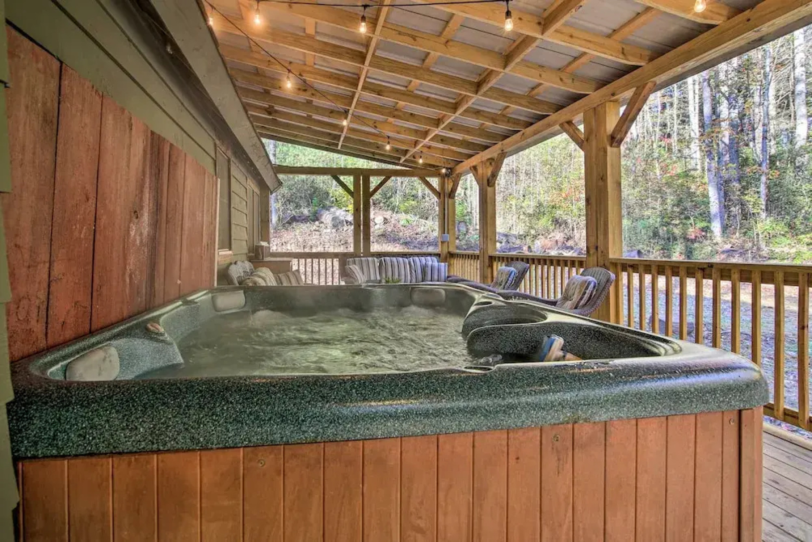 Tubes & Kayaks: 5-acre North Georgia Mtn Retreat