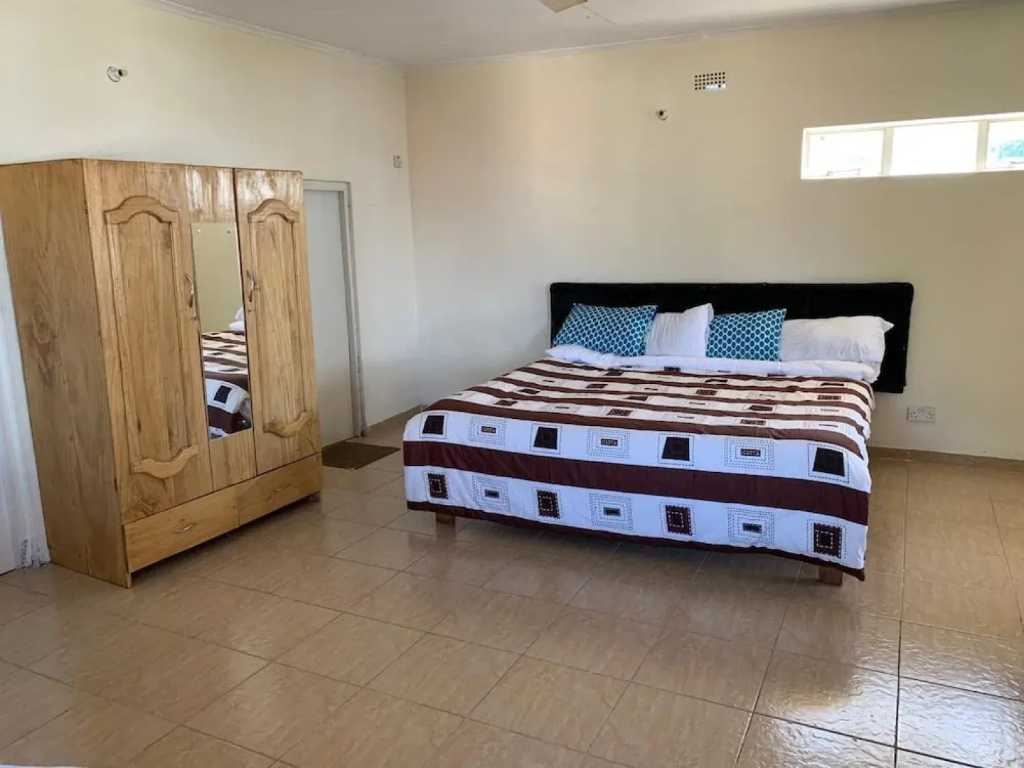 Namiyasi Lake Cottage