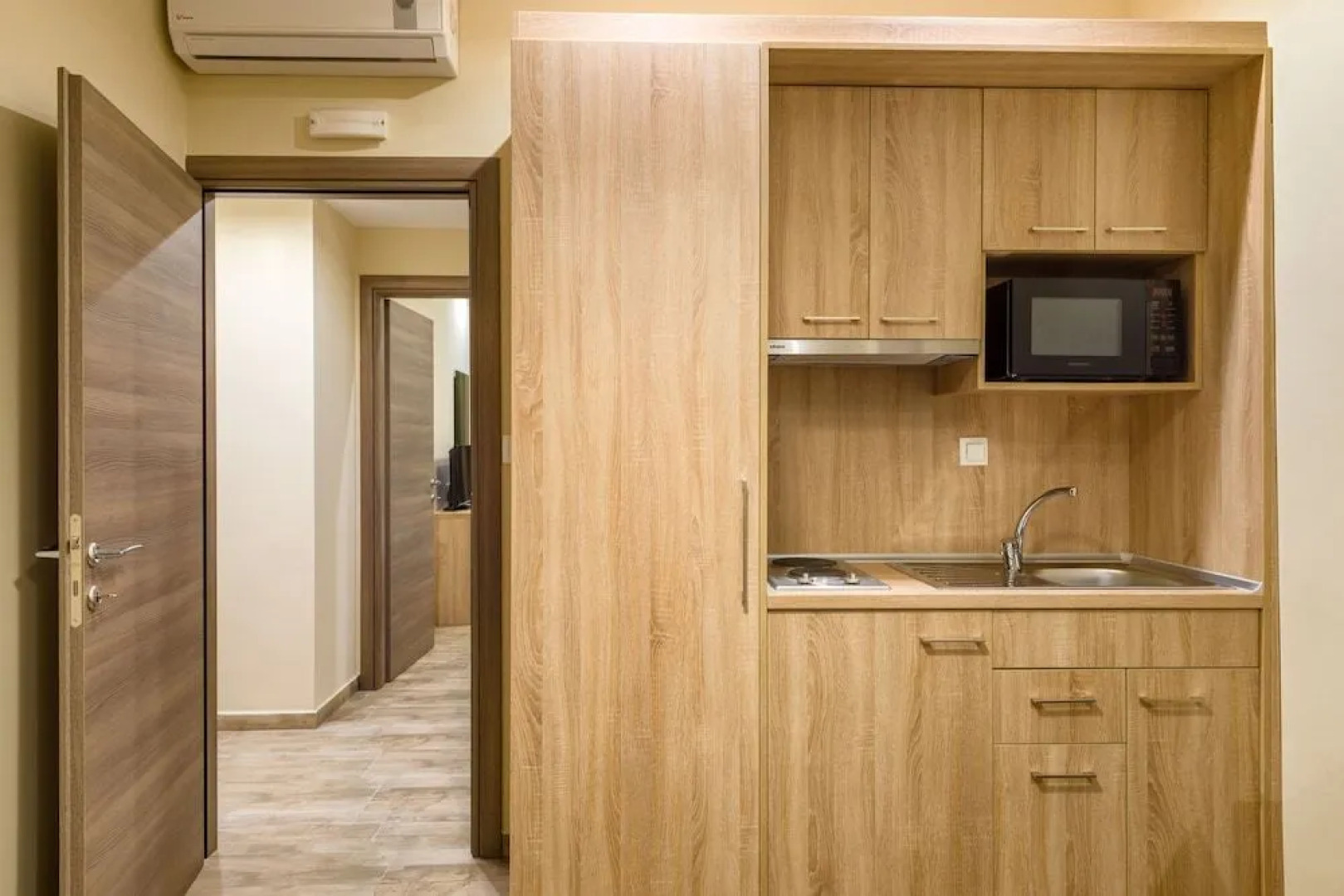 Lagaria Hotel & Apartments