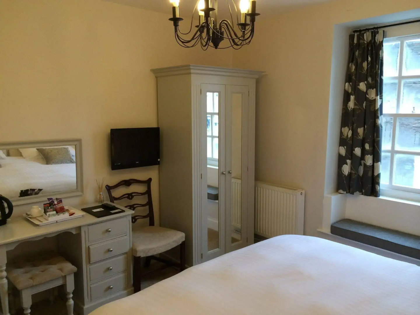 Dragon Inn Crickhowell