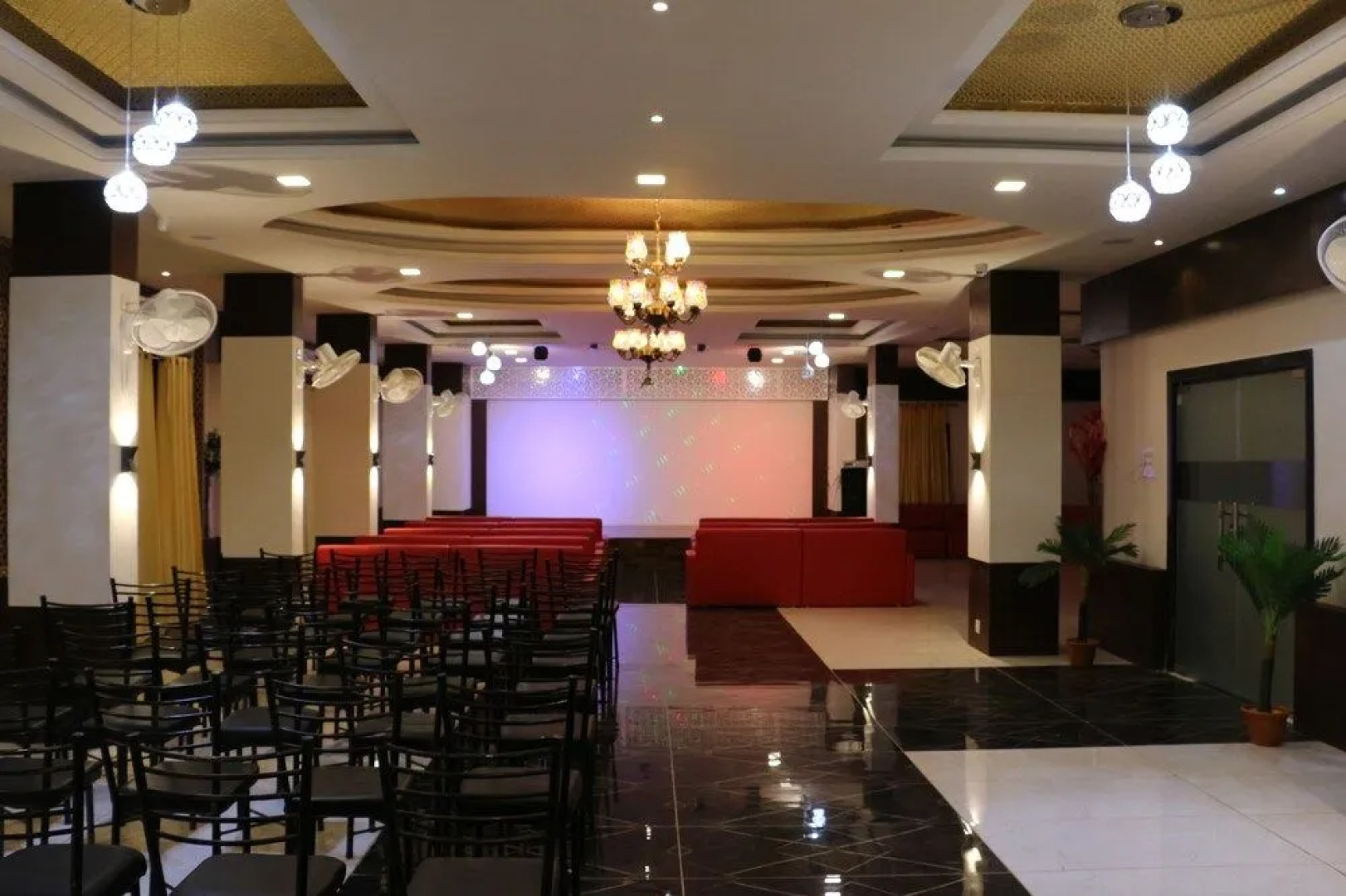 Hotel Shree Palace & Restaurant