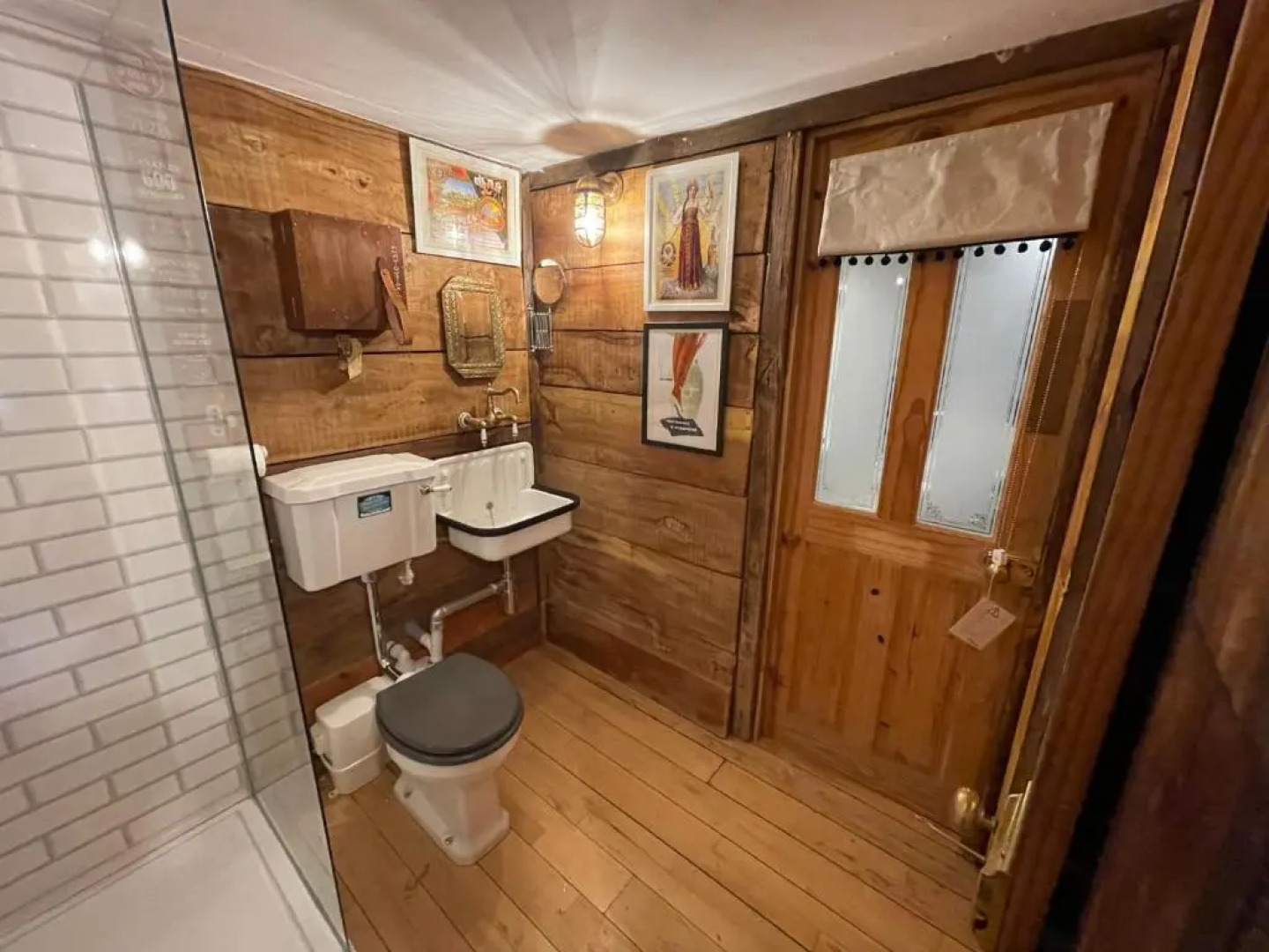 Remarkable Boultons Barn With hot tub