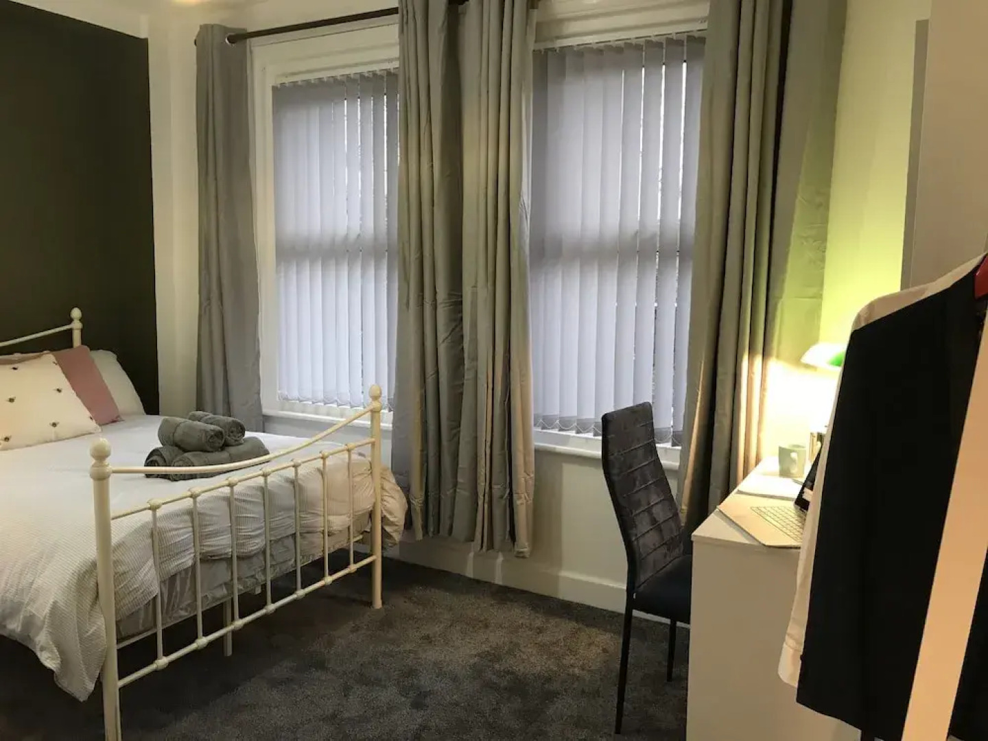 Stylish Modern 3-bed House nr Manchester City ctr