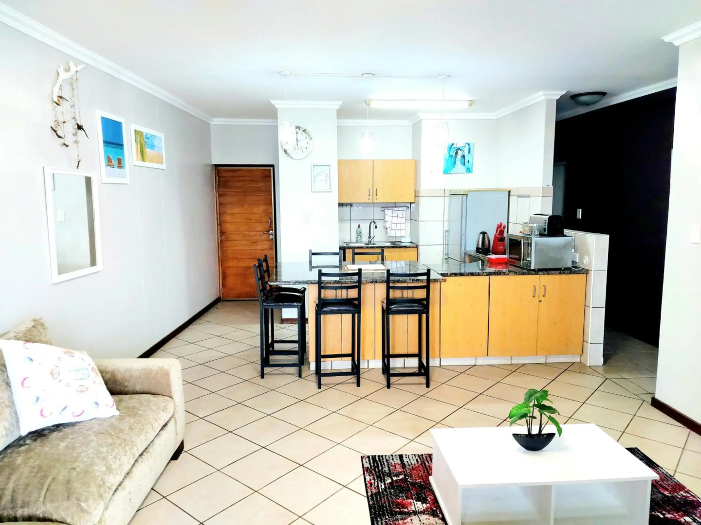 Beachside 3 bed apartment with stunning seaviews