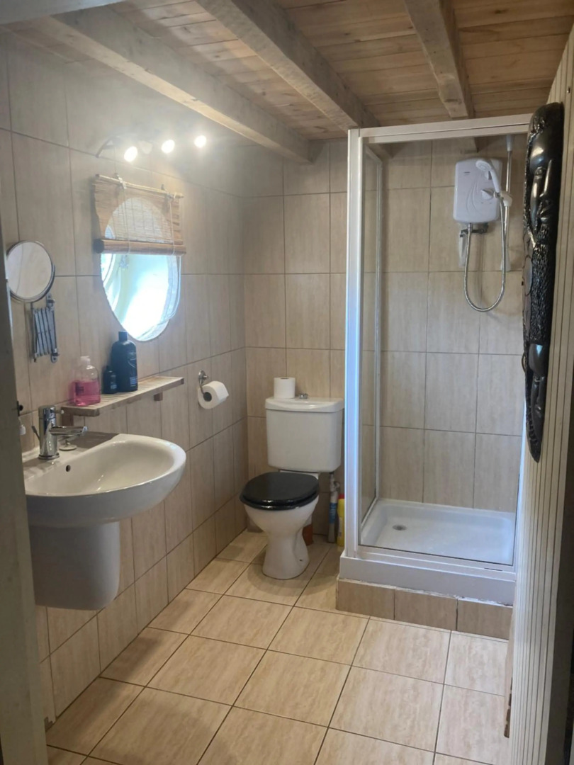 Little Pentre Barn with seasonal Swimming Pool