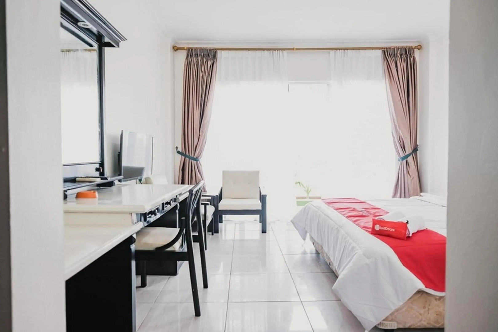 RedDoorz Plus near Pelabuhan Merak