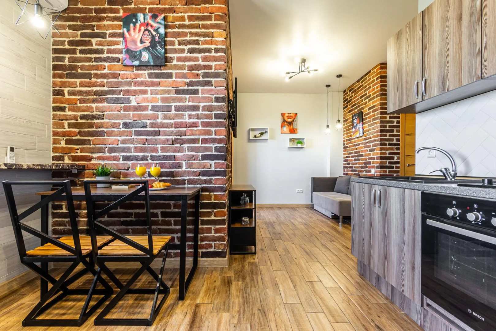 Вершина на переулке Зеркальный