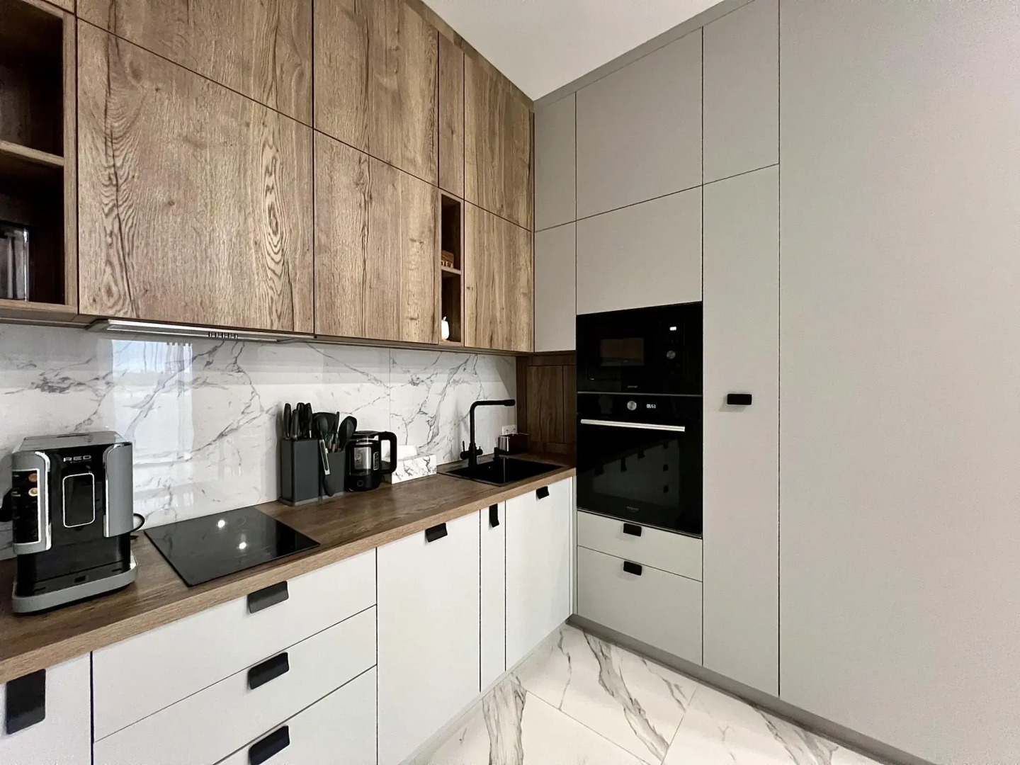 Двухкомнатная квартира на берегу моря в ЖК Атлантис