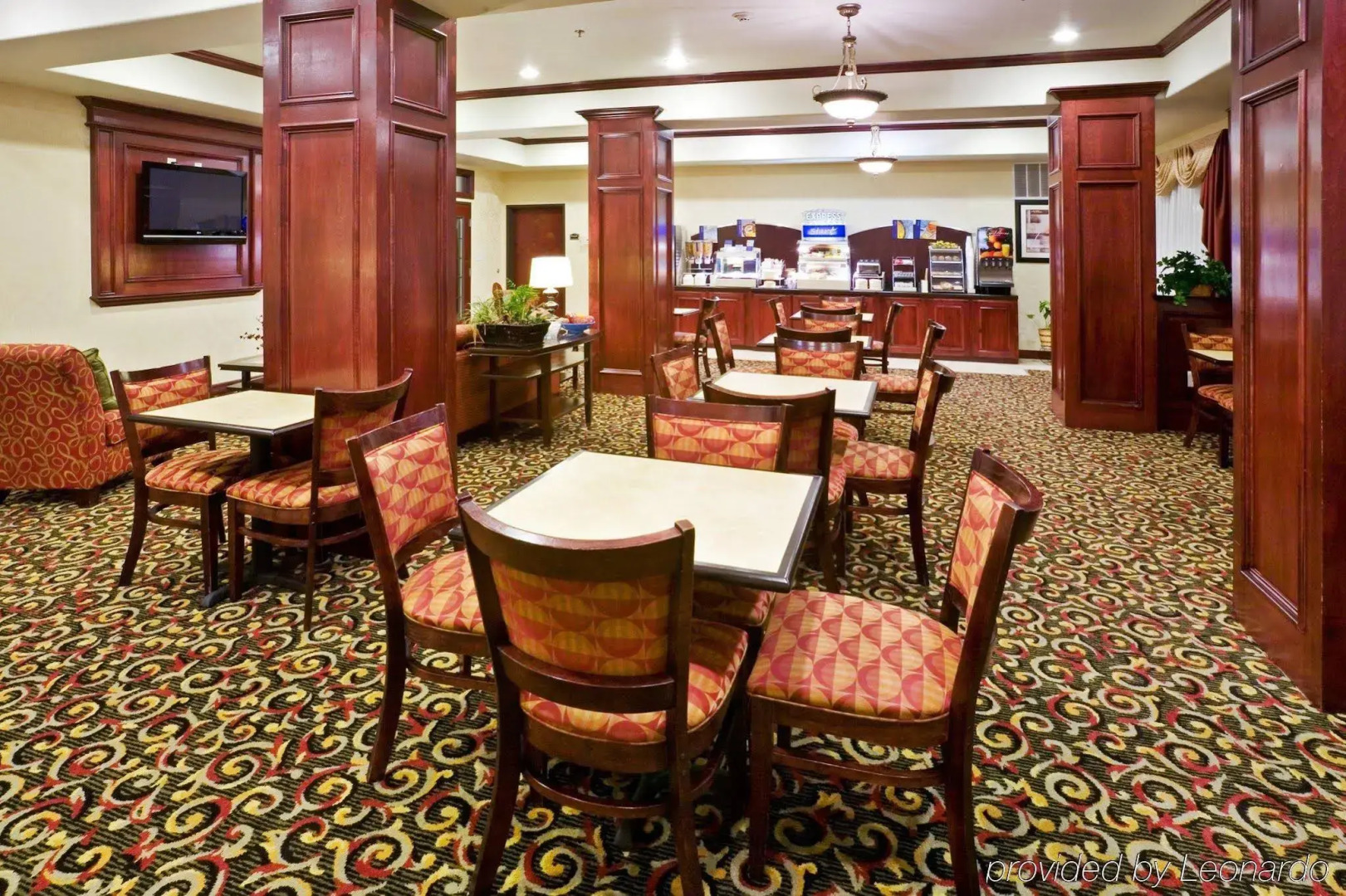 Holiday Inn Express & Suites New Boston by IHG