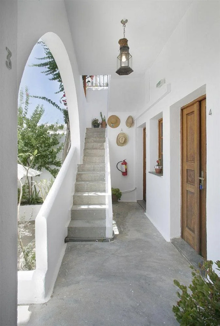 Melenos Apartments & Studios