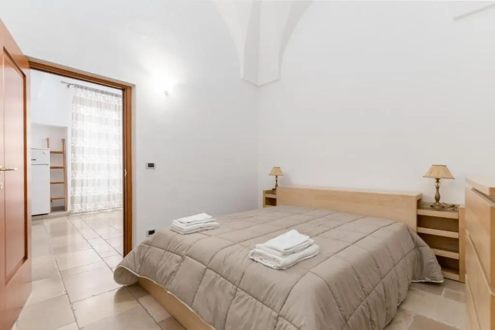 White House Flats & Studios