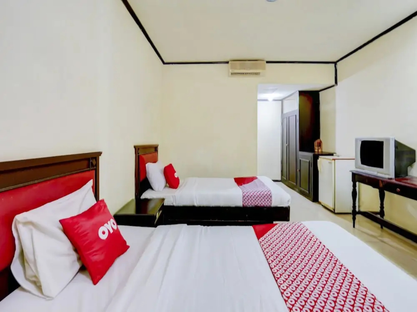 Hotel Lumajang New by OYO Rooms
