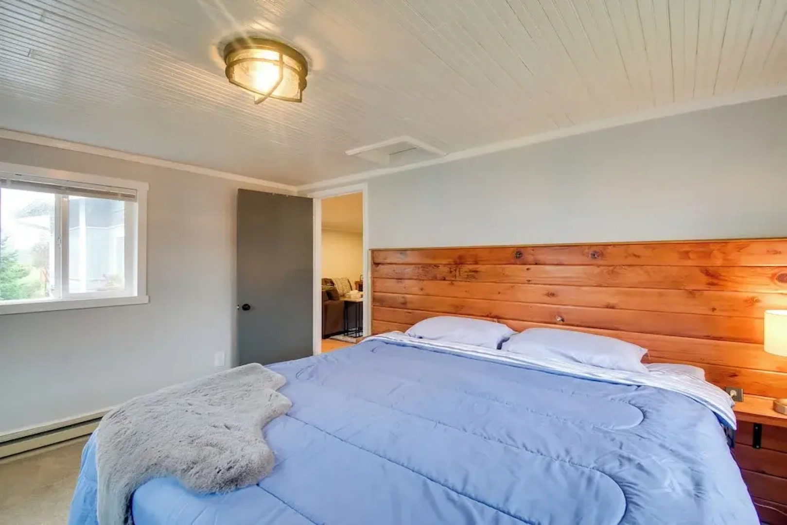 Ocean-themed Westport Home: Bike to Ocean!