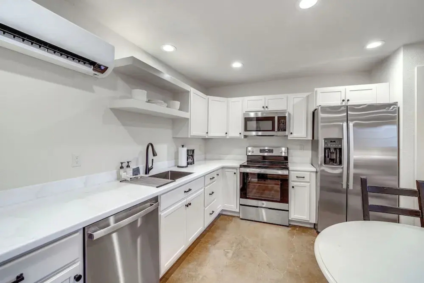 Central & Modern Studio w/ Workspace in Owasso!