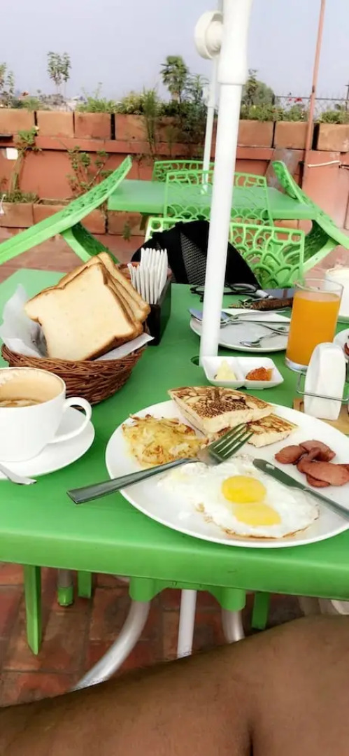 Vajra Guest House & Restaurant