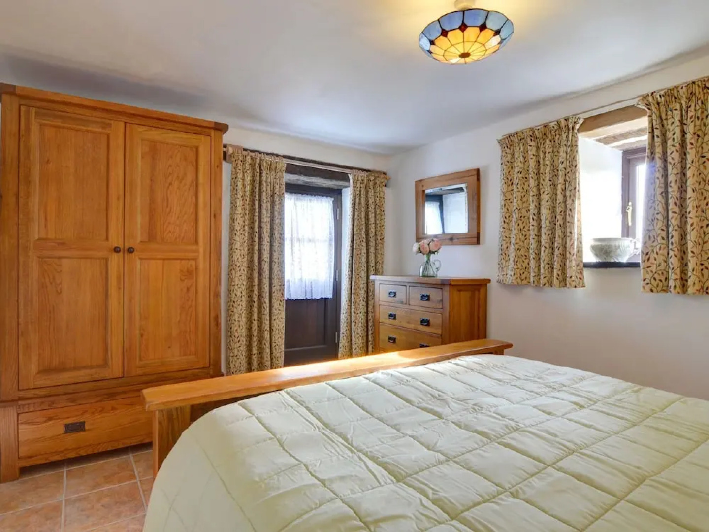 Picturesque Holiday Home in Bwlch-y-groes With Garden