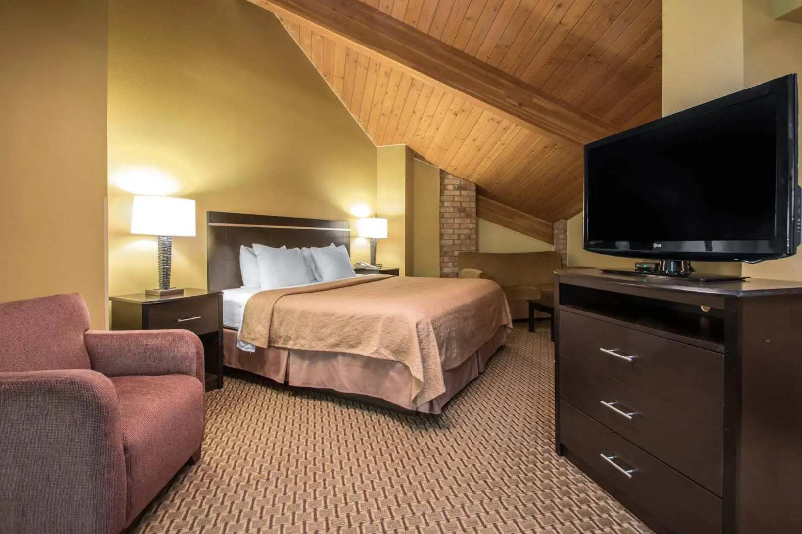 Quality Inn & Suites Sun Prairie Madison East