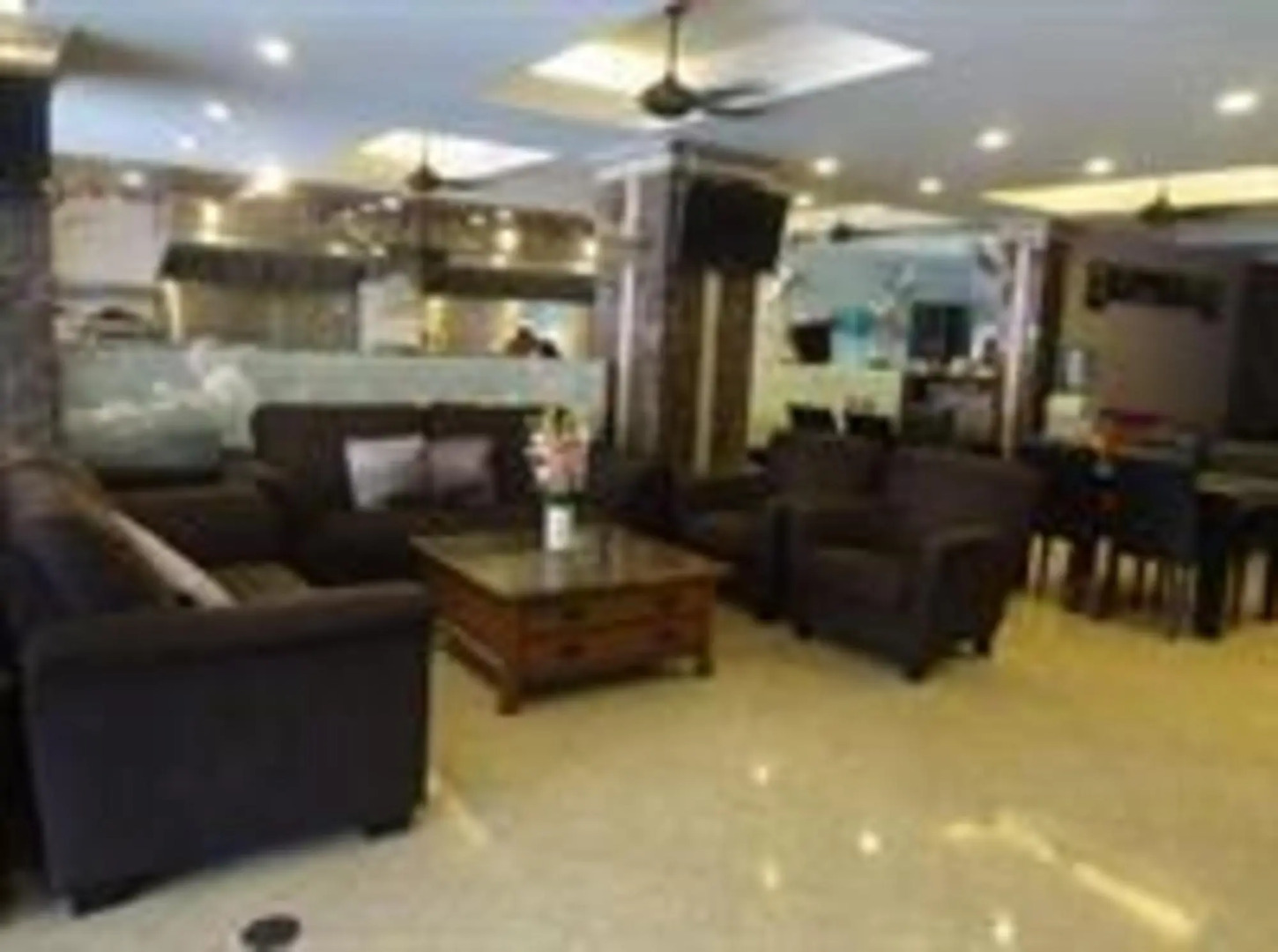 Maleez Lodge Hotel & Restaurant