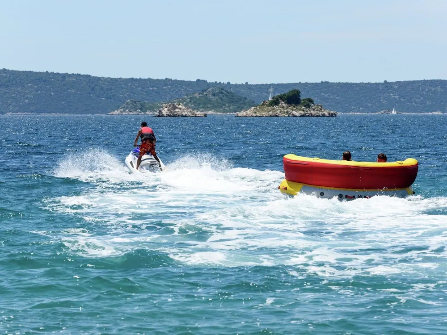 Tidy Apartment With Wifi, 4 km From City of Trogir